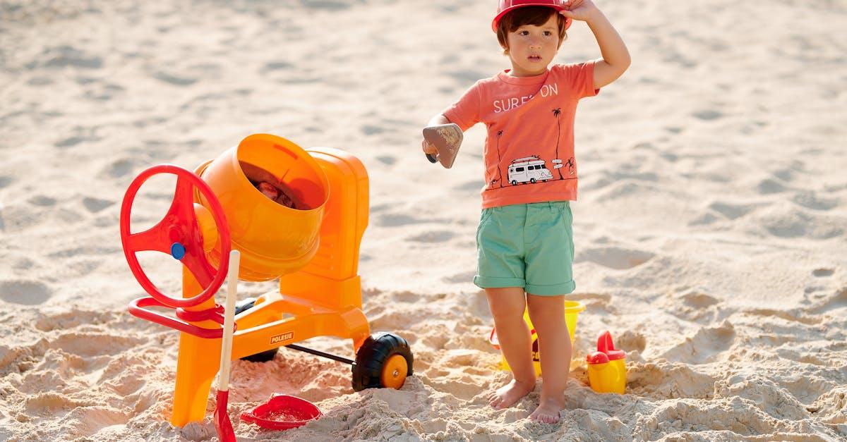Walizka małego plażowicza: sprytny niezbędnik na rodzinne wakacje nad morzem
