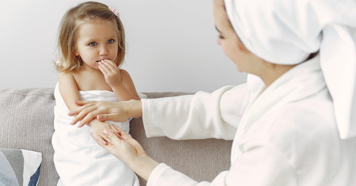 Letnia tarcza dla skóry dziecka: proste rytuały, które naprawdę działają