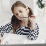 Iskry radości czy ziewanie? 7 sygnałów, że Twoje dziecko naprawdę lubi zajęcia dodatkowe