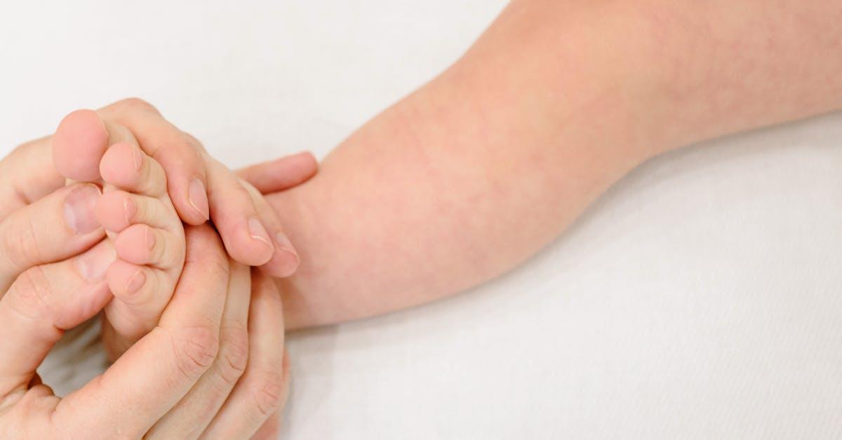 Zimowe SOS dla suchej skóry dziecka: rytuały, które naprawdę działają