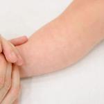 Zimowe SOS dla suchej skóry dziecka: rytuały, które naprawdę działają