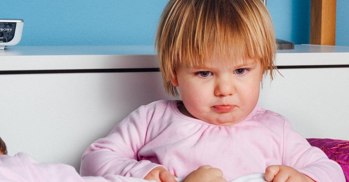 Czy to już ten moment? Sygnały skoku rozwojowego u maluszka i jak łagodnie przez niego przejść