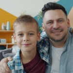 Mądrość taty w domu: zasady, które dają dzieciom skrzydła i poczucie bezpieczeństwa